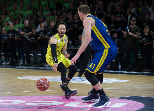 甚至因为反 甚至因为反